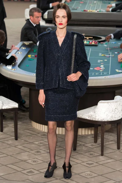 Look 17